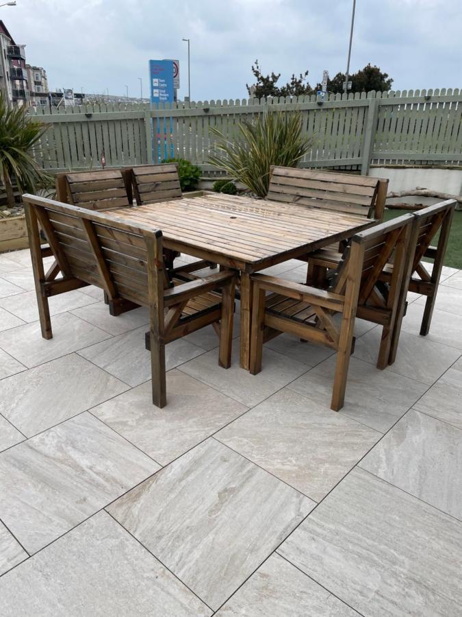Beautiful 3 Bedroom Apartment By The Sea New Quay Exterior foto